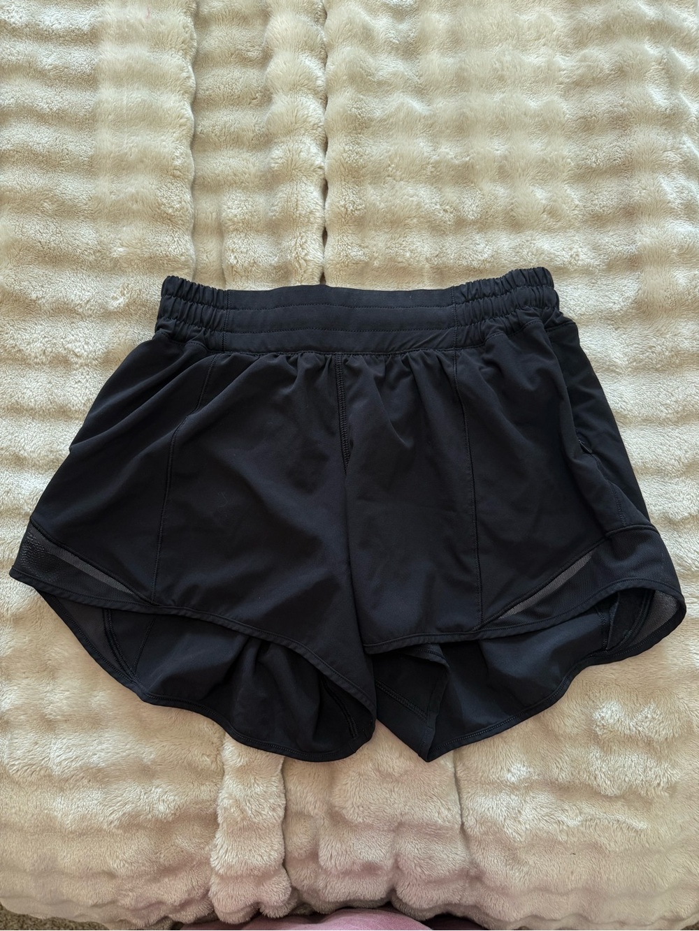 lululemon athletica Black Women's Hotty Hot Shorts